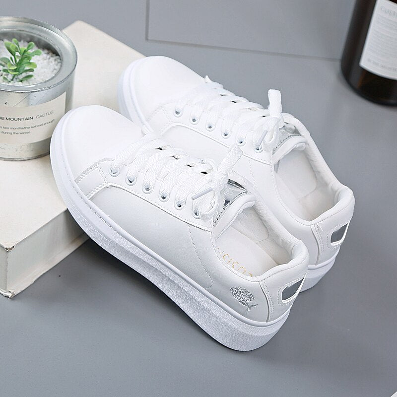 Women Casual Shoes 2020 New Spring Women Shoes Fashion Embroidered White Sneakers Breathable Flower Lace-Up Women Sneakers